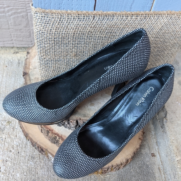 Calvin klein kendall pumps - Picture 5 of 5